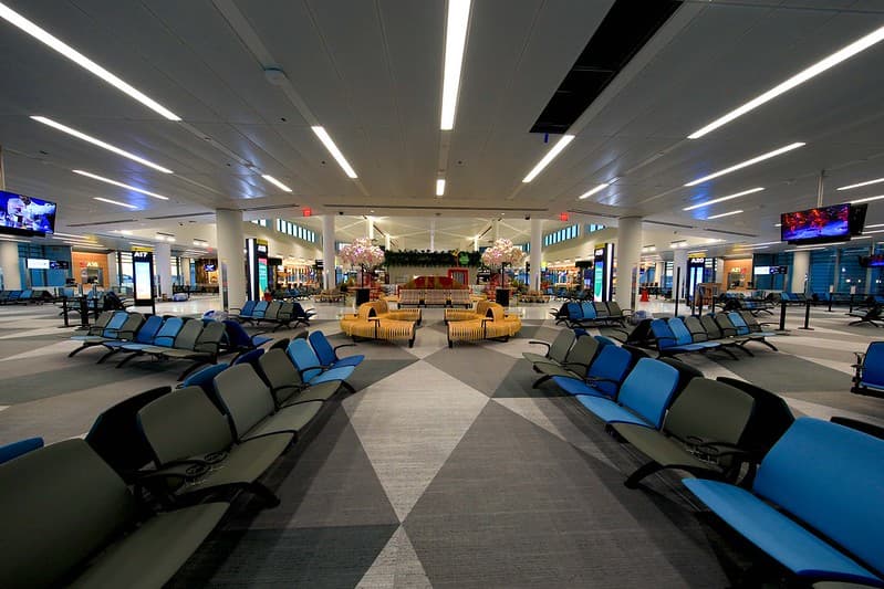 Si bien la terminal no abrirá hasta el 8 de diciembre, el 15 de noviembre el gobernador Phil Murphy y varios funcionarios, se reunieron para su celebrar la ceremonia inaugural de la terminal de1 millón de pies². 
<br>