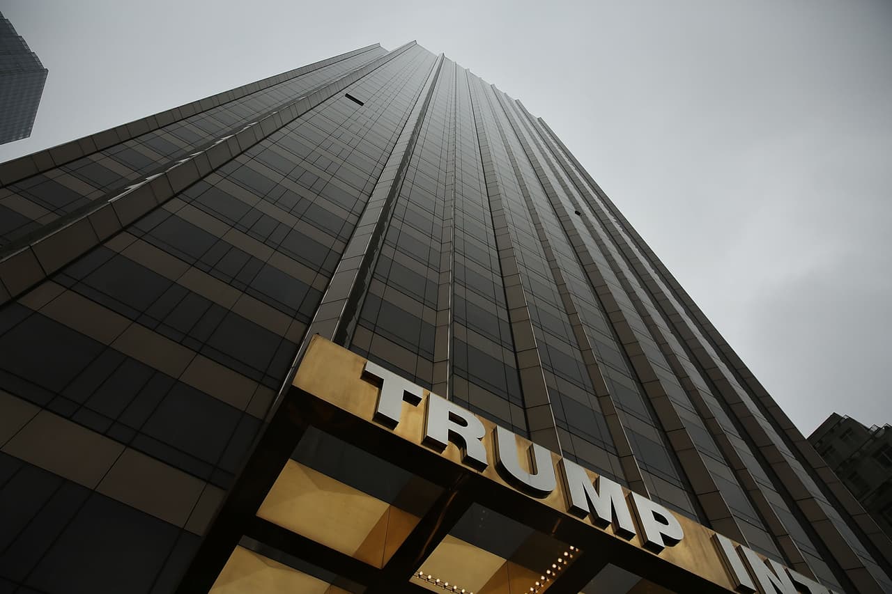 La pandemia golpea con dureza al hotel del presidente Donald Trump en Nueva York 
