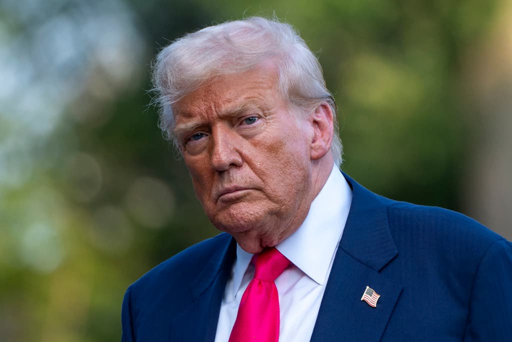 Trump arremete contra sus propios partidarios que exigen conocer los registros del caso Epstein