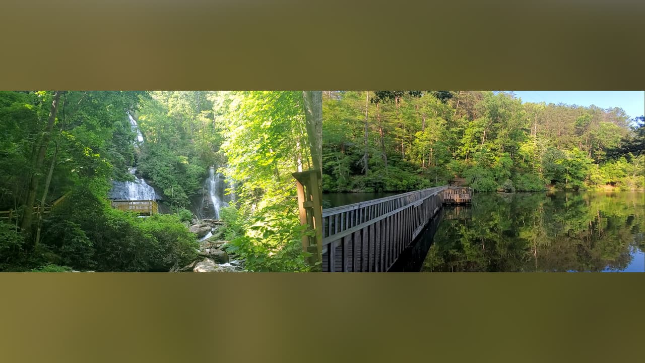Aunque si lo que buscas es una mezcla de aventura, belleza natural y montaña, Georgia tiene lo que necesitas. Ubicados en Helen, en medio de las montañas del norte de Georgia, el 
<b>Unicoi State Park</b> y 
<b>Anna Ruby Falls</b> son dos de los destinos más populares para los turistas.
