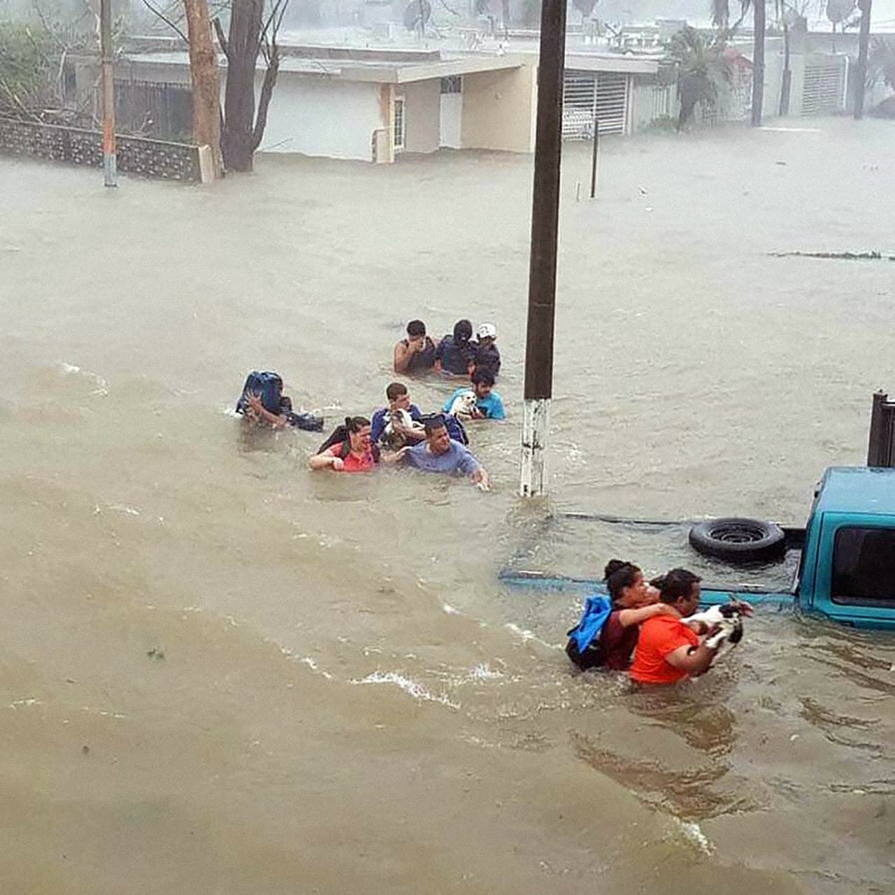 In social networks circulate dramatic images of the floods caused by Maria in the island.
<br>