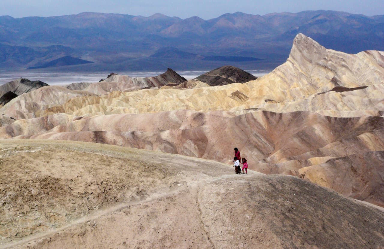 <b>El infierno en el Valle de la Muerte.</b> El primer día del verano de 2017, la ola de calor que azota al sur de California podría elevar la temperatura en el Parque Nacional del Valle de la Muerte, en la frontera entre California y Arizona, a una cifra récord de 128 Fahrenheit (53 centígrados).