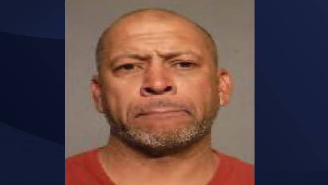 <b>Jesus Mendoza Parada</b>, de 47 años, es buscado por agresión sexual. 
<br>