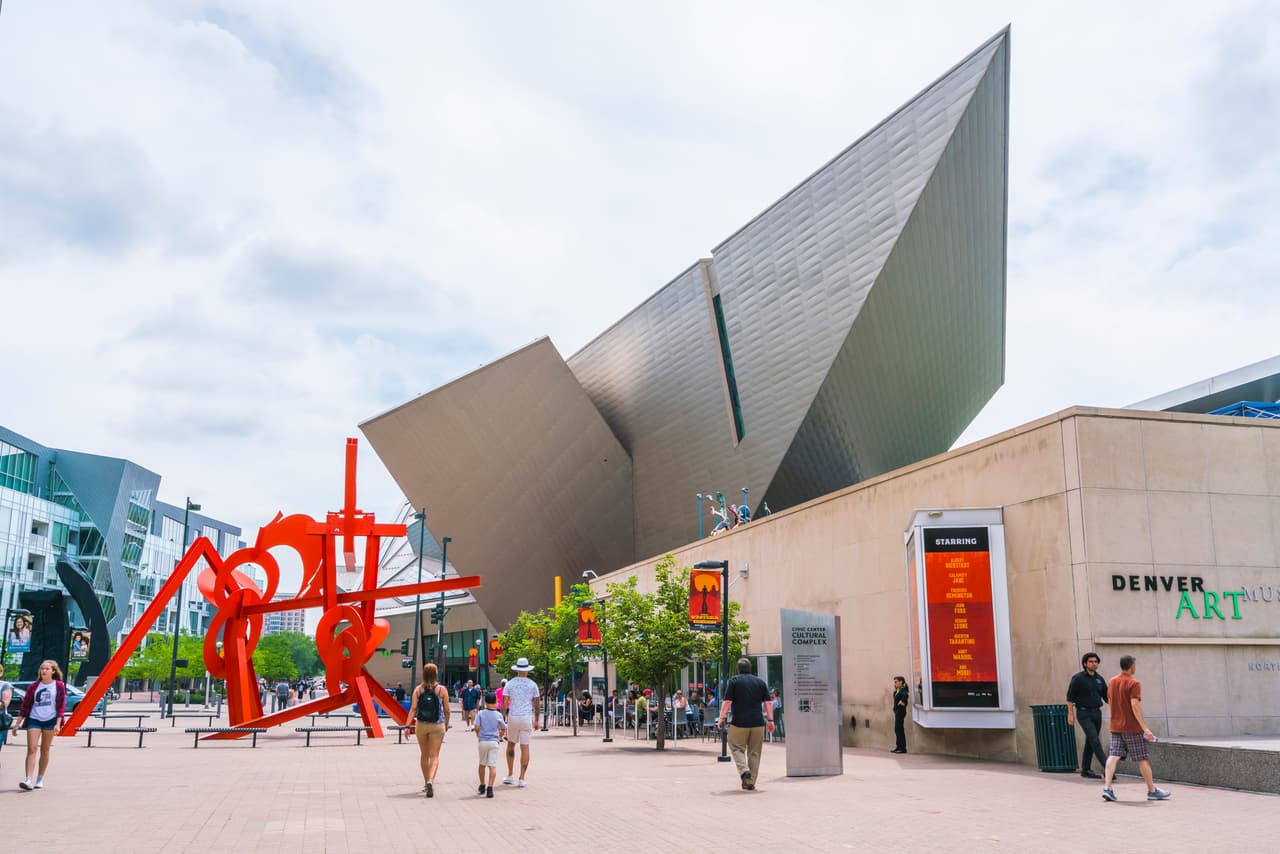 Denver, Colorado es la 14 ciudad más feliz en Estados Unidos.
<br>
<br>Puntaje: 48.82/72.39.
<br>Rango de entretenimiento y recreación: 16/182.
<br>Rango de vida nocturna y fiestas: 13/182.
<br>Rango de costos: 114/182.