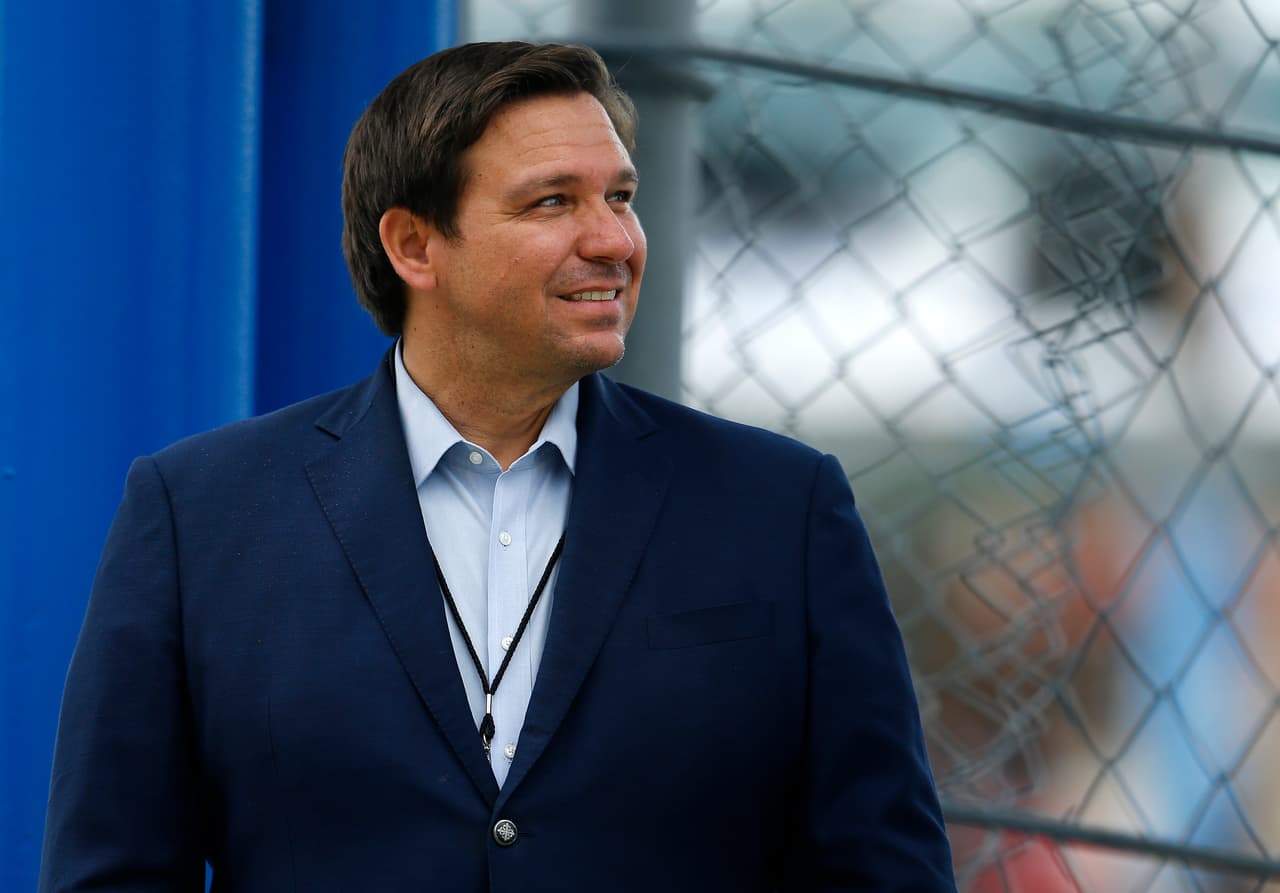 Este domingo Ron DeSantis reiteró, que el grupo de 25 a 34 años, es el que tiene más casos positivos de coronavirus.