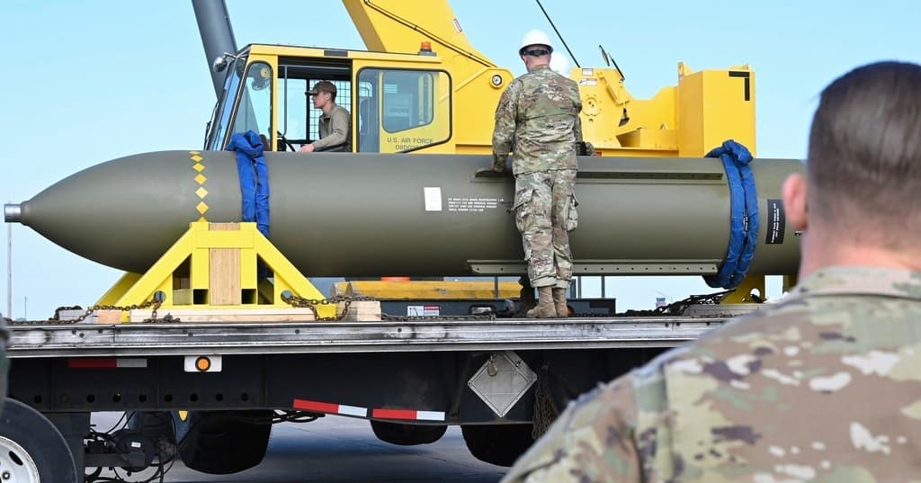 Qué son las bombas 'destructoras de búnkeres' y qué tienen que ver con la instalación nuclear iraní de Fordo