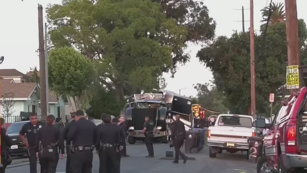 Jefe de la policía de Los Ángeles pide que investiguen el escuadrón antibombas por explosión de fuegos artificiales