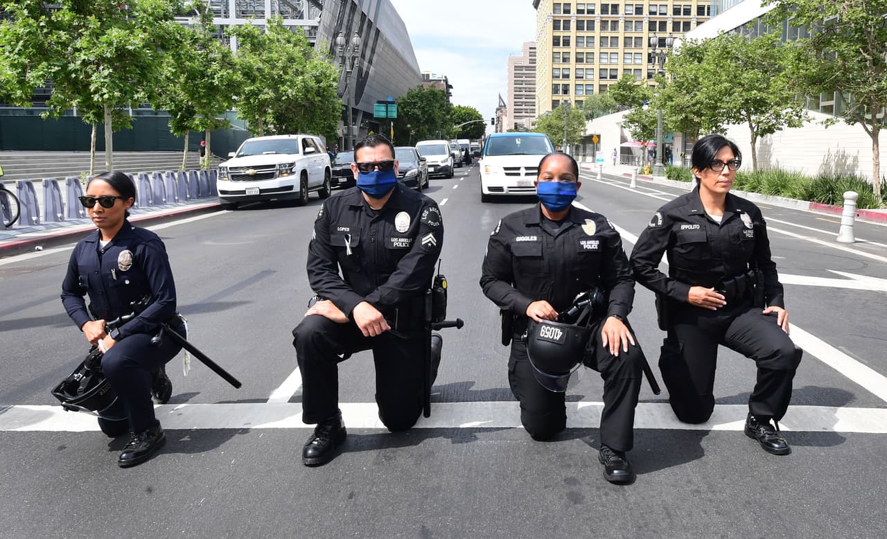 Estas situaciones aumentaron los ataques a los oficiales e incluso provocaron el ‘blue flu’ un masivo reporte de enfermos en el departamento.