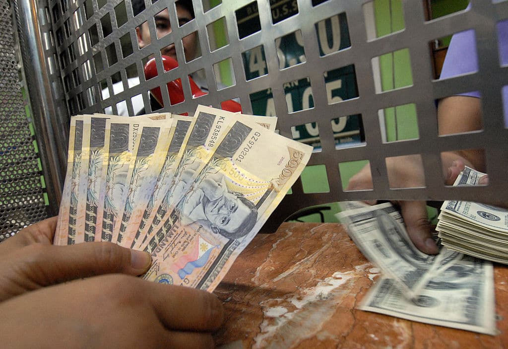 <b>Posición 4: Filipinas</b>. De acuerdo con el reporte del Banco Mundial, el país del sur de Asia recibió 
<b>$35,000 millones en remesas en 2020</b>. Se espera que los flujos de remesas hacia los países de ingreso bajo y mediano aumenten en 2021 un 2.6% para alcanzar los $553,000 millones.