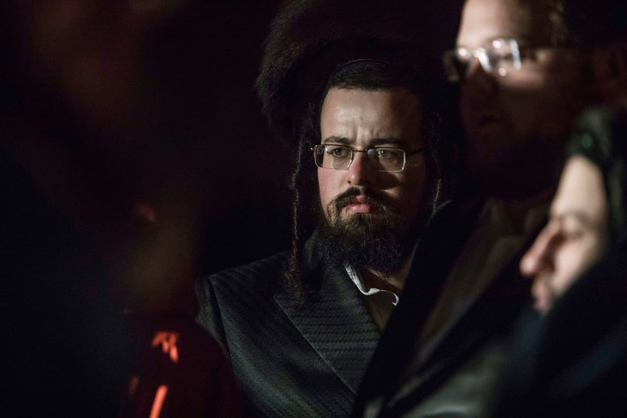Estos apuñalamientos se producen tras una serie de ataques contra judíos en la región por estos días, incluida una 
<a href="https://www.univision.com/local/nueva-york-wxtv/reportan-tiroteo-activo-afuera-de-una-bodega-en-jersey-city-un-policia-se-encuentra-herido">masacre en un supermercado kosher en Jersey City</a> a principios de este mes.
