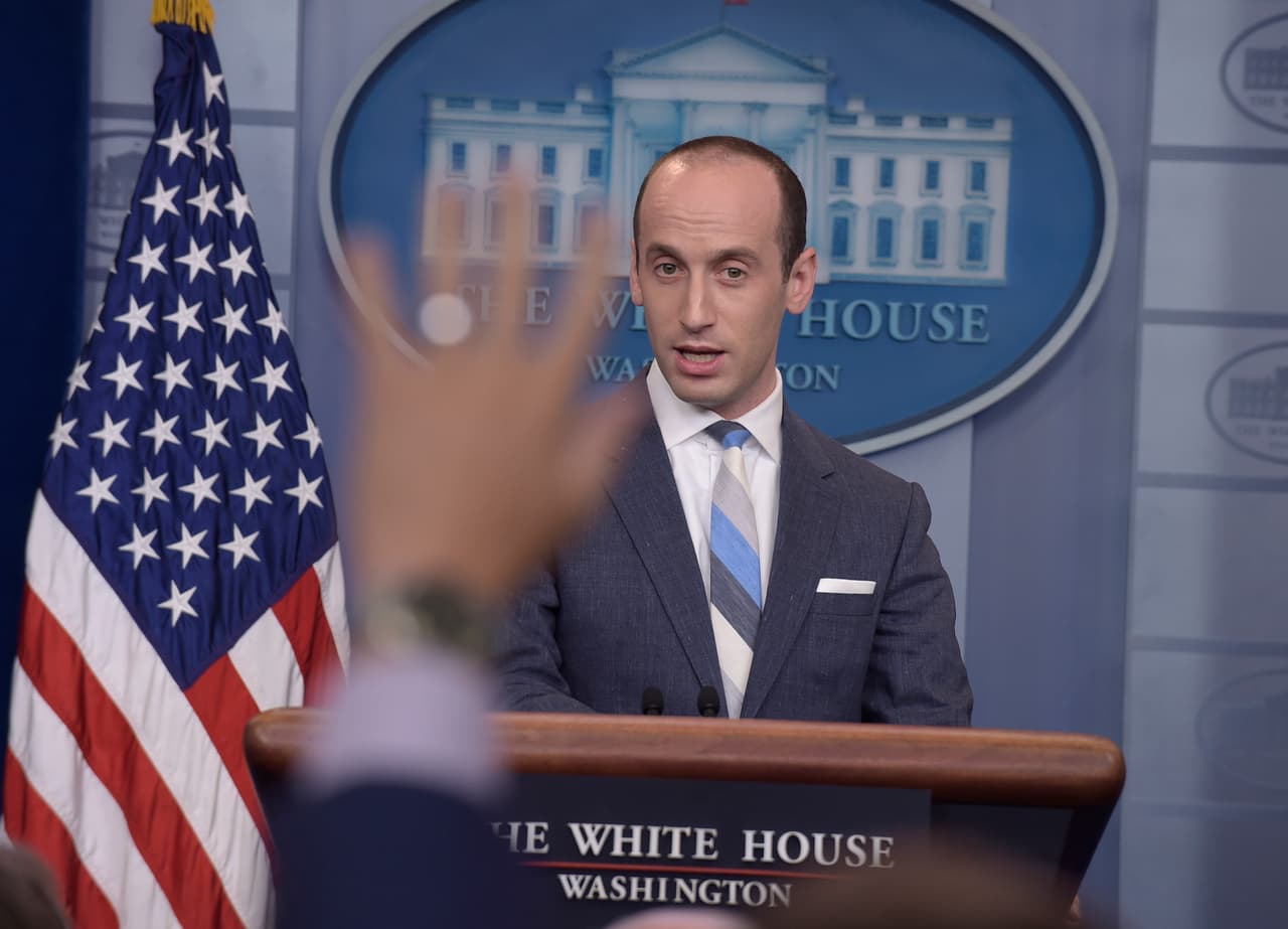 La Casa Blanca alista orden ejecutiva que restringirá visas para profesionales extranjeros