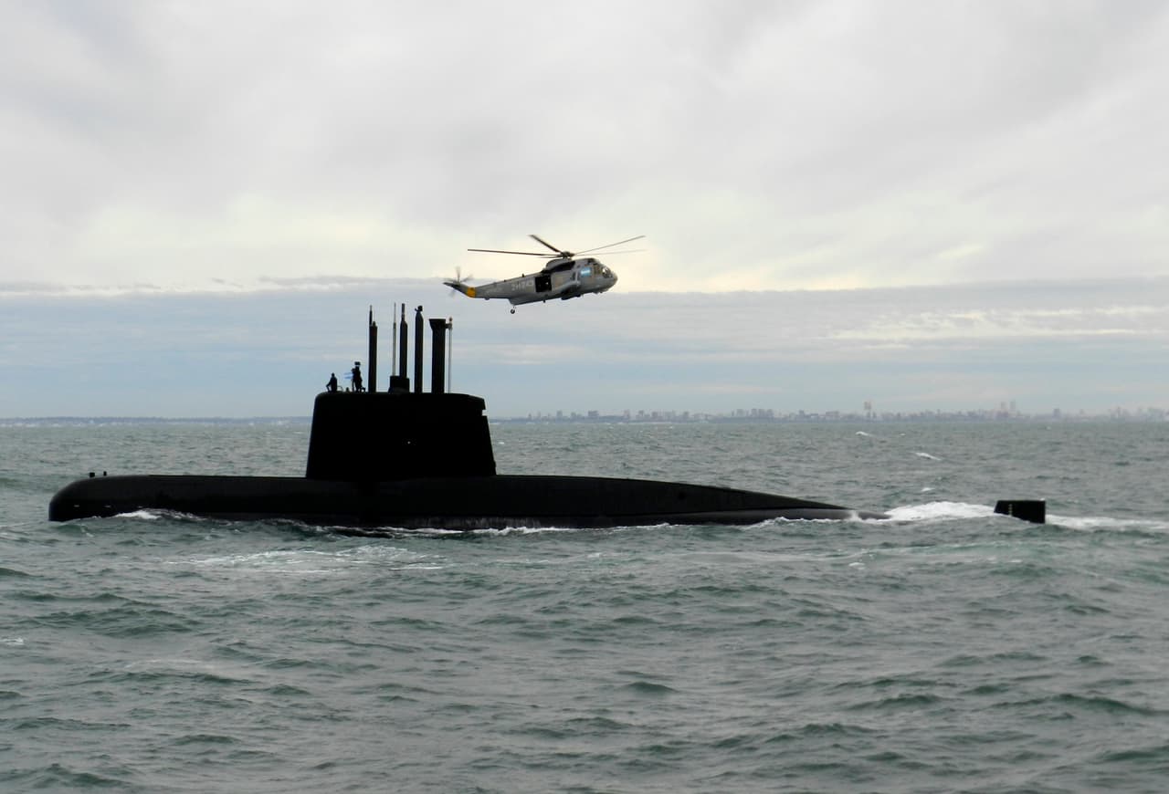 Encuentran el submarino argentino desaparecido hace un año con 44 tripulantes a bordo