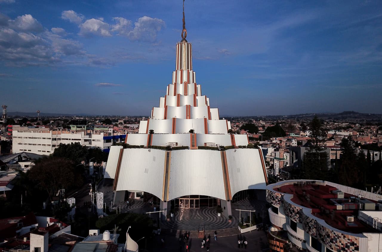 Templo mayor en Guadalajara, México, de La Luz del Mundo.