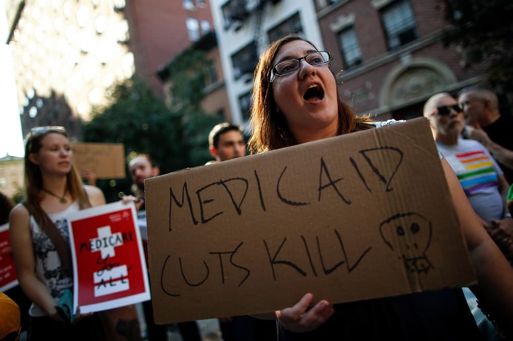 Por orden de Trump los estados podrán exigirle a algunos beneficiarios de Medicaid que trabajen
