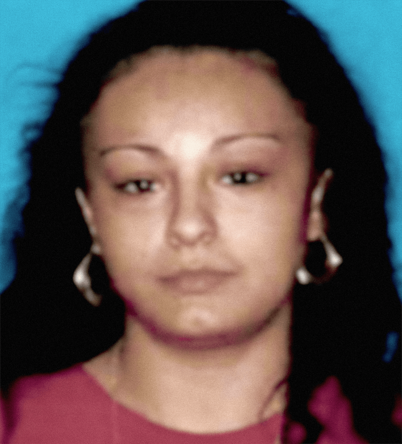 <b>Xochitl Aurora De La Torre</b> es buscada por su presunta participación en el asesinato de un hombre el 10 de septiembre de 2004 en Los Ángeles. Es posible que Delatorre resida en México, país con el cual tiene nexos. También tiene vínculos con Murrieta, California. El FBI ofrece una recompensa de hasta $ 5,000 por información que conduzca a su arresto.