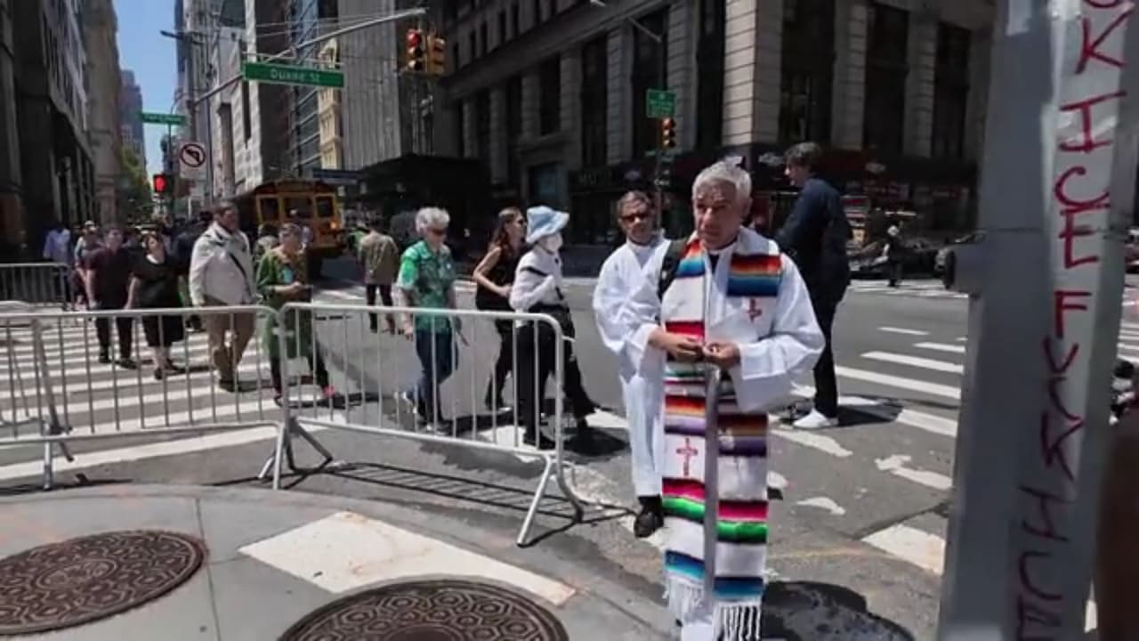 Realizan marcha de Jericó en NY para protestar contra arrestos de inmigrantes