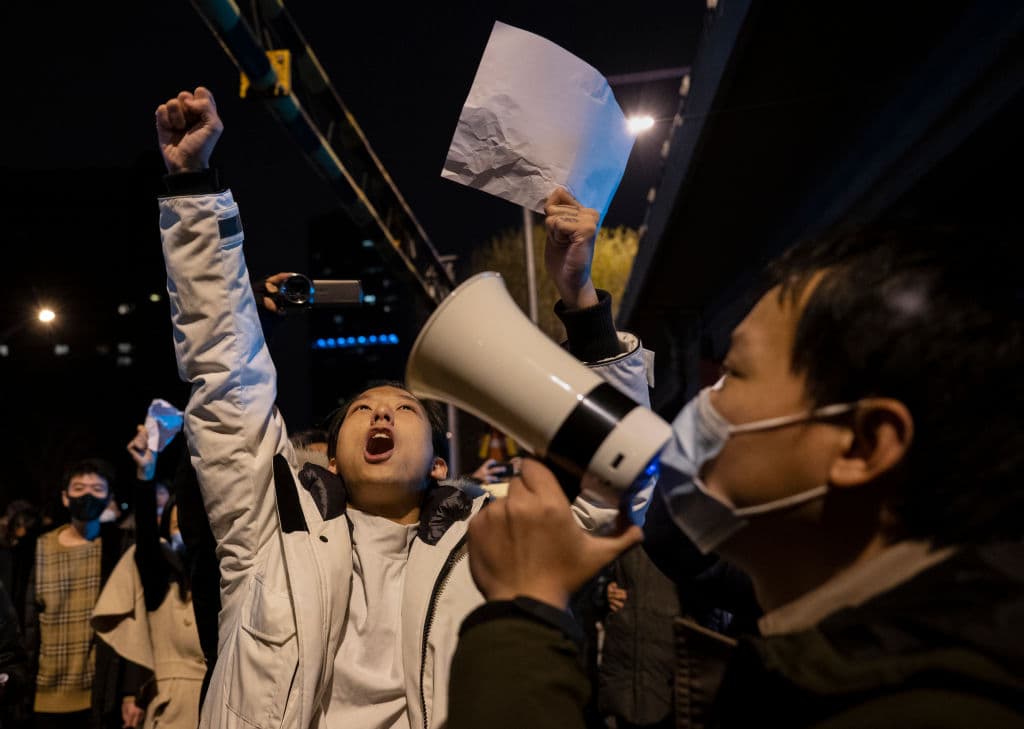 La creatividad de los manifestantes chinos al protestar en las calles y en las redes