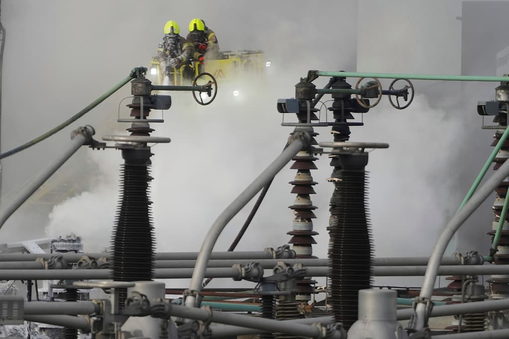 Aeropuerto de Heathrow reiniciará operaciones a finales de este viernes tras un incendio que provocó su cierre