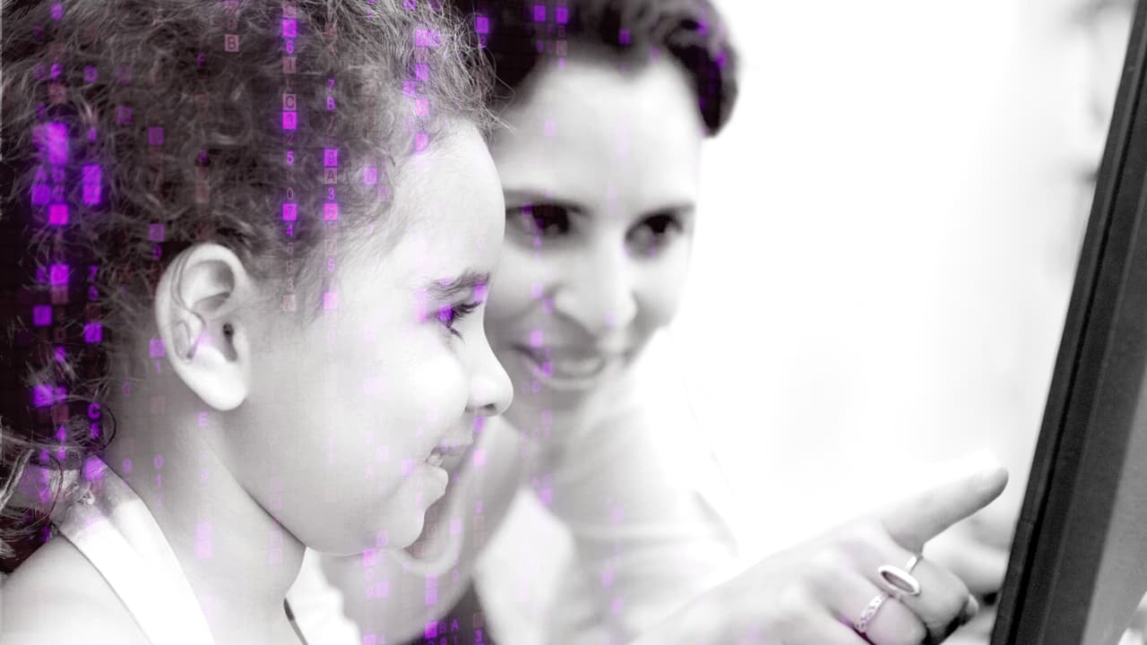Crear, actualizar y compartir recursos educativos de libre acceso enriquece la experiencia de estudiantes y maestros