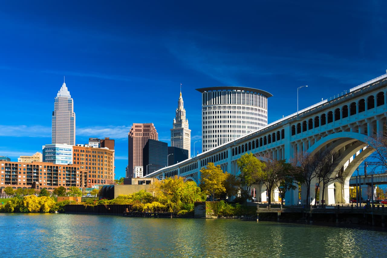 <h3 class="cms-H3-H3">20. Ohio</h3>
<br>
<br>El salario mínimo de Ohio aumentará a partir del 1 de enero de 2023 a $10.10 por hora para los empleados que no obtienen propinas y $5.05 por hora para los empleados que sí las reciben, de acuerdo con la página del gobierno del estado. 
<br>