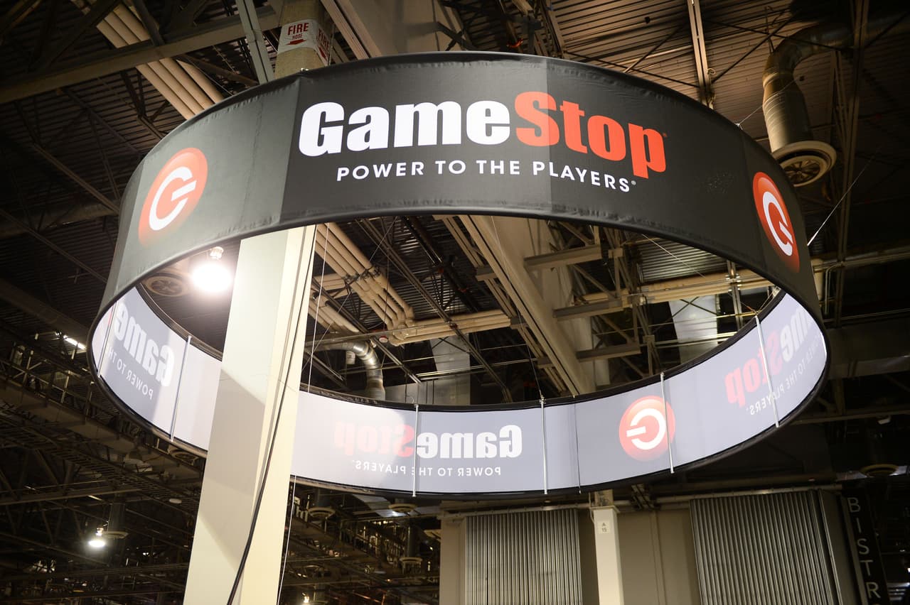 <b>GameStop: </b>La empresa 
<a href="http://news.gamestop.com/news-releases/news-release-details/gamestop-reports-first-quarter-results" target="_blank">anunció</a> el cierre de al menos 35 tiendas para suplir las pérdidas generadas por el 
<a href="https://www.univision.com/temas/coronavirus">coronavirus</a>.
