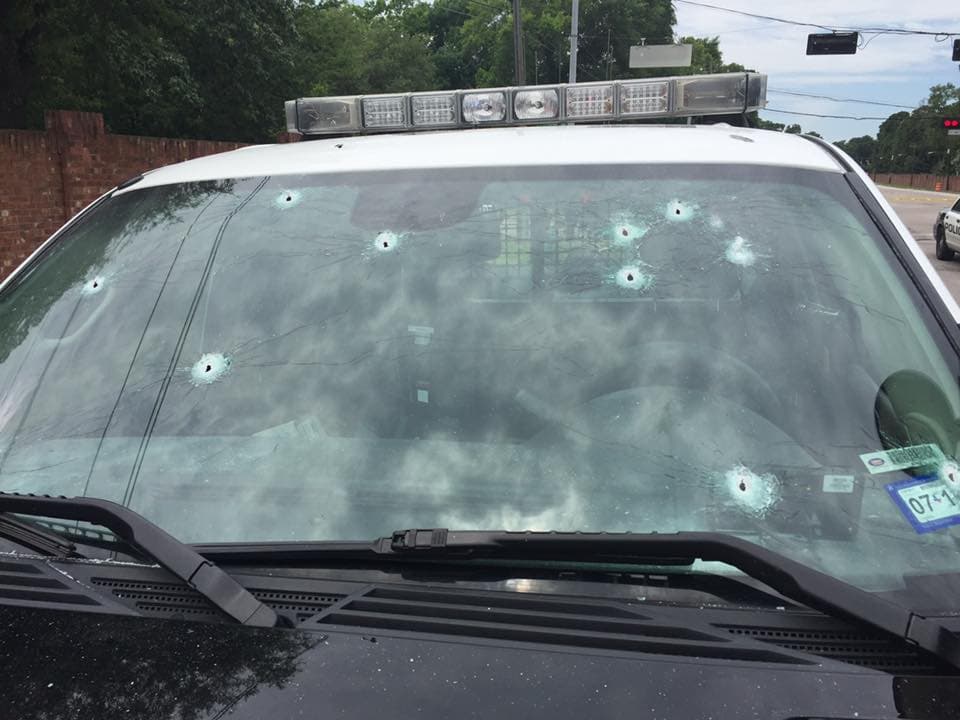 Hasta el momento se registran dos muertos y seis heridos luego de un tiroteo al oeste de Houston.