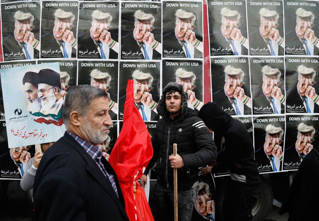 Las principales personalidades religiosas y políticas iraníes, incluido el presidente, Hassan Rouhani, habían pedido a los iraníes que se unieran a la marcha del viernes para "mostrar sus inquebrantables vínculos con el Líder Supremo y la república islámica".