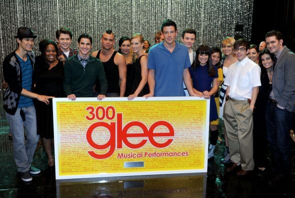 Esto ha desatado la creencia de que hay una maldición en el elenco de 
<i>Glee</i>, puesto que en 2013 Corey Monteith, quien interpretó a Finn, murió por sobredosis y en 2018 Mark Salling, actor que protagonizó a Puck, se suicidó.