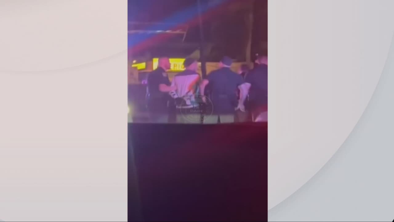 Video muestra el momento en que rapero Tekashi 6ix9ine es expulsado de una discoteca en Hialeah