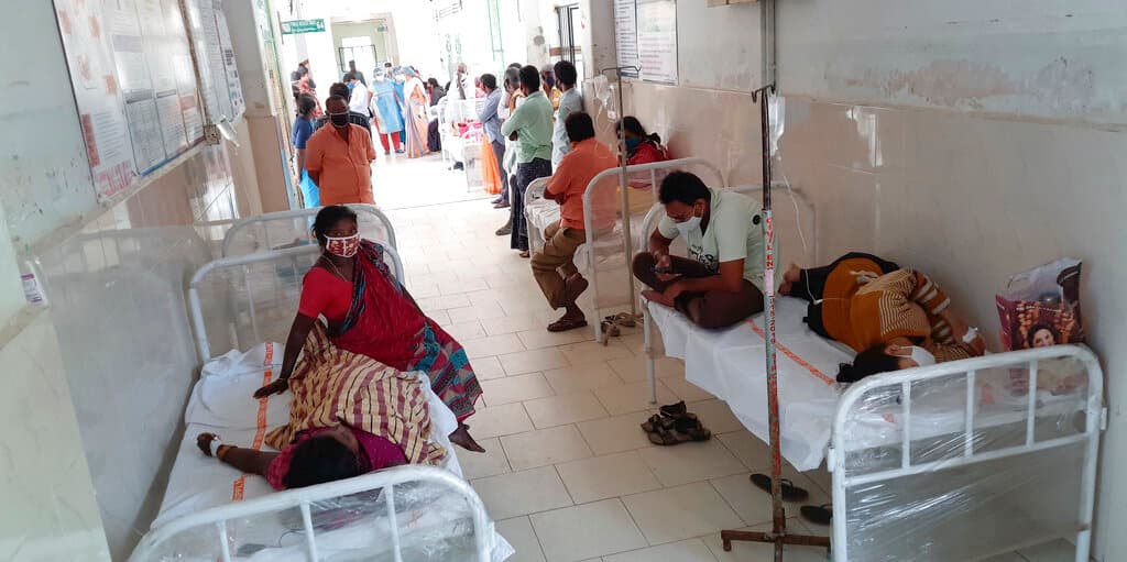 La 'extraña' enfermedad que mandó al hospital a más de 500 personas en India