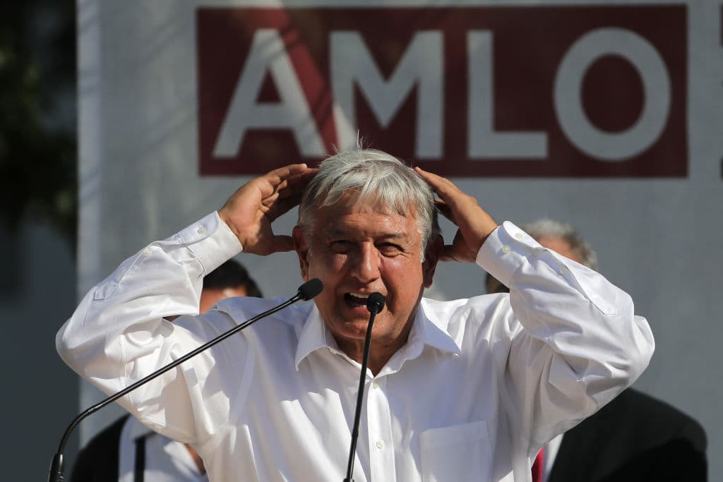 Después de mes y medio de la elección, AMLO felicita a Biden y le pide ayuda con la crisis migratoria