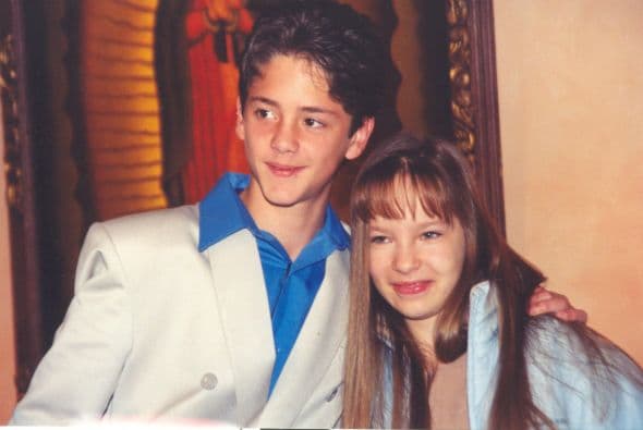 <b><a href="http://www.univision.com/personas-belinda-peregrin-schull-e">Belinda</a></b> y 
<b><a href="http://www.univision.com/temas/christopher-uckermann">Christopher Uckermann</a></b> protagonizaron 
<b>'Aventuras en el tiempo' </b>en 2001.