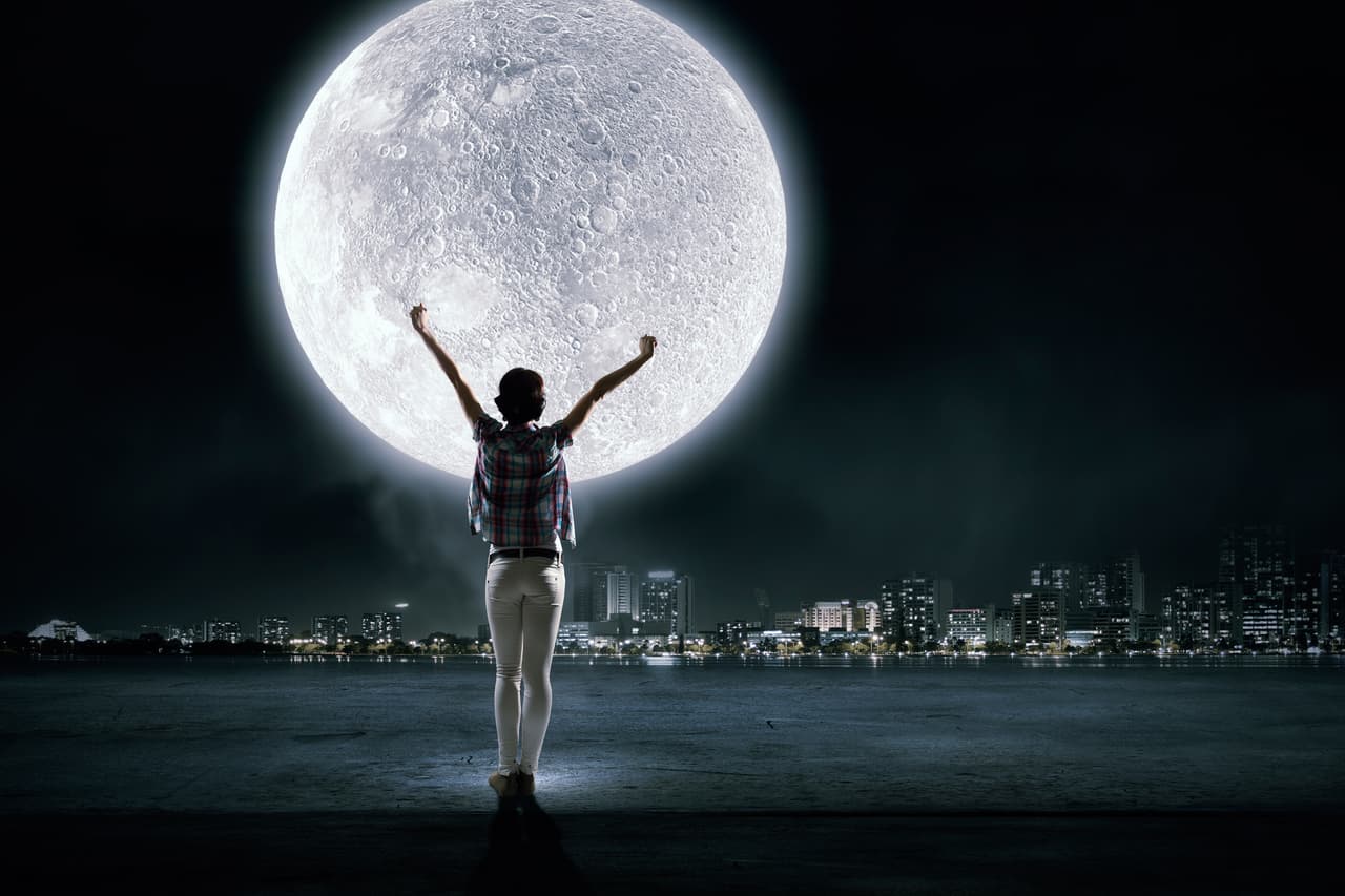 La energía cósmica permite al ser humano utilizar bien sus sentidos, mantener el orden en su vida, pensar, reflexionar, caminar, sentir y expandir su nivel de conciencia.