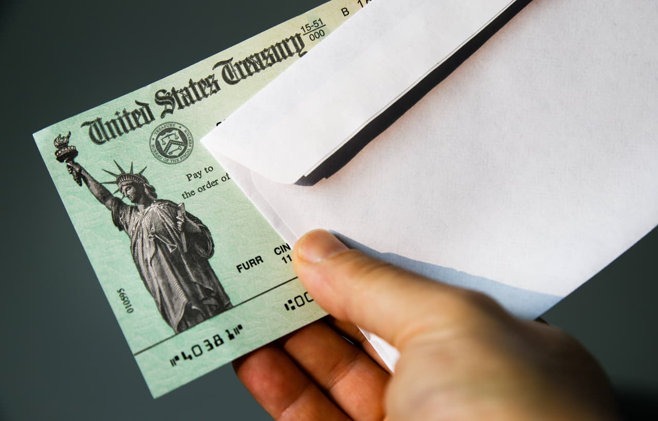 ¿Quiénes son las personas elegibles para recibir reembolsos del IRS? Experta explica