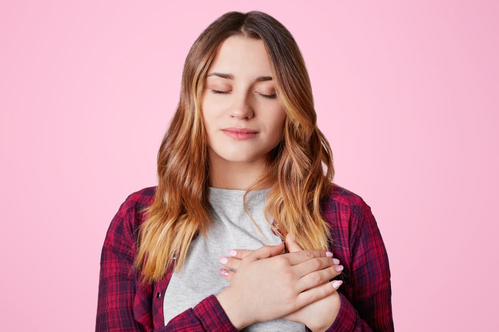 <b>Cáncer</b>
<br>
<u>Les cuesta mucho ir directamente, van con rodeos</u>
<br>A la personalidad de Cáncer, un signo regido por la Luna, le cuesta mucho trabajo ser directo y siempre irá por las ramas, no le gusta plantear algo a rajatabla sino con rodeos, dar la vuelta, muchas veces para no herir a la otra persona, otra porque disfruta en medio de esa especie de seducción de la palabra en la que llega un momento que su interlocutor le dirá “habla claro, ¿qué es lo que quieres?”.