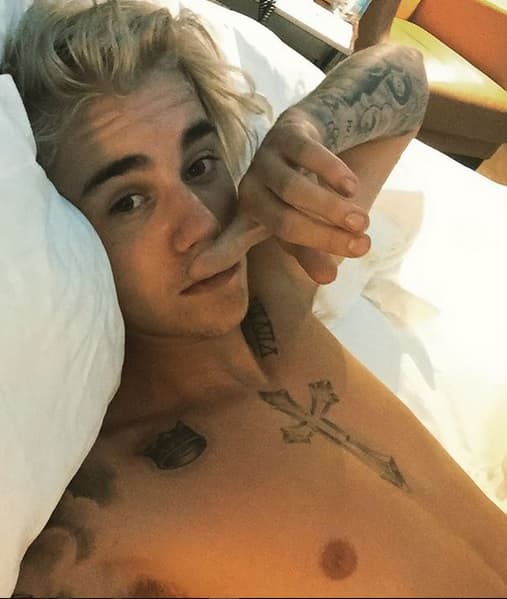 Ha Justin Bieber “siempre le ha dado miedo la oscuridad. Toda su vida ha tenido que dormir con la luz encendida para evitar pesadillas y no despertarse en medio de la noche", afirmó su padre, Jeremy Bieber. (Source: Atena3.com)