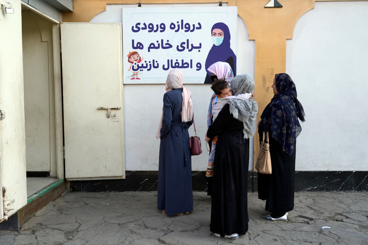 El Talibán prohíbe a las mujeres ir a la universidad tras negarle acceso a parques y gimnasios 