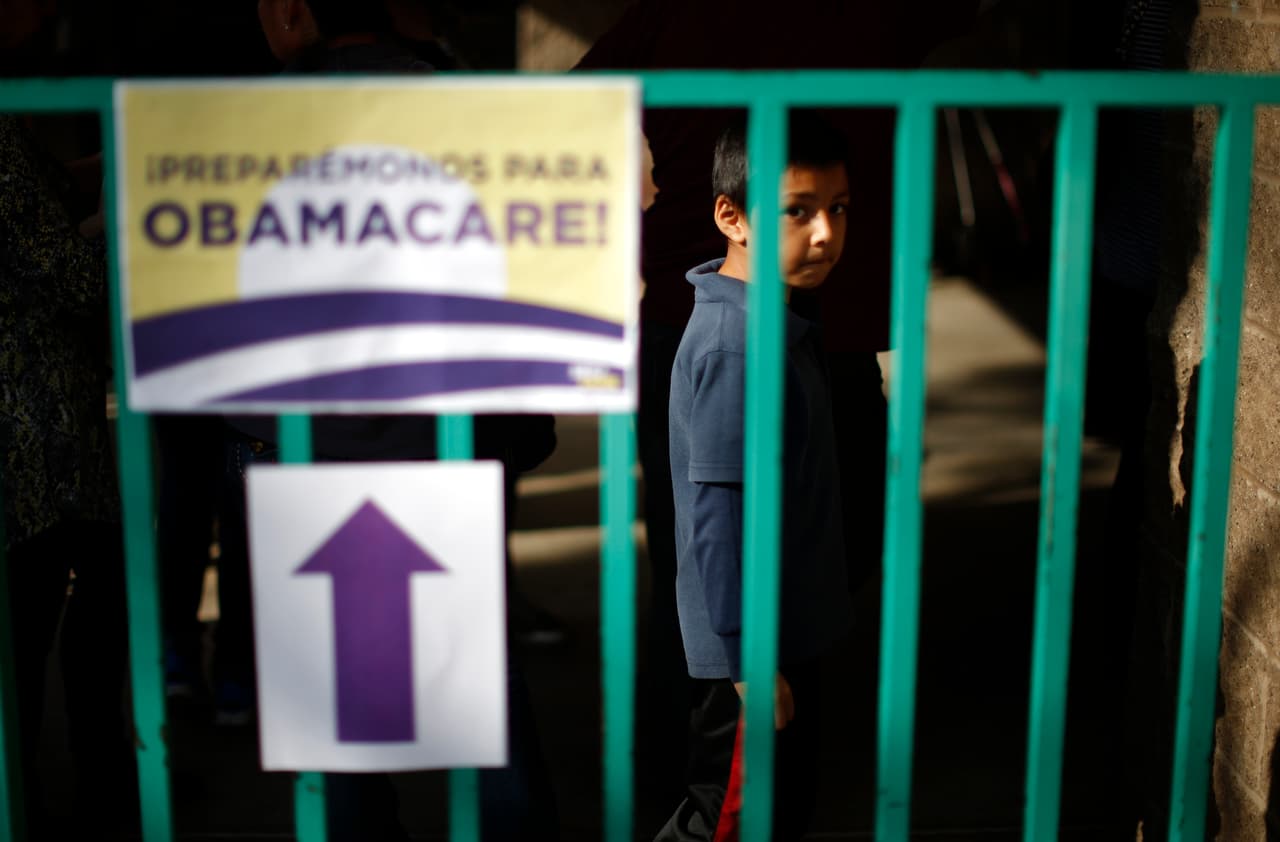 En la campaña electoral, Donald Trump había afirmado que su gobierno se empeñaría desde el primer día en eliminar el Obamacare. "Es un desastre completo", repetía en sus actos públicos. Para el nuevo presidente de EEUU, el sistema esa demasiado oneroso y cuenta con demasiadas regulaciones.