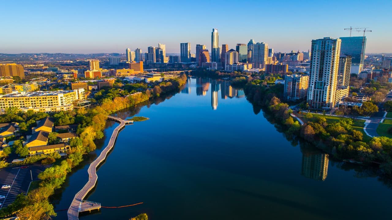 Austin, también en Texas, quedó en el noveno lugar. Recibió 17,738 nuevos residentes.