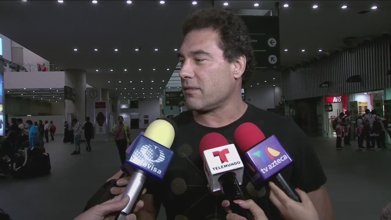 "En ningún momento dejé de apoyarlo, en ese momento mi relación con su mamá lo que permitía era materialmente hablando, no tenía él un padre con el cual pudiera aconsejarse porque 
<b><a href="https://www.youtube.com/watch?v=9nrAaLDS6Ok" target="_blank">nos tenían casi prohibido hablar</a></b>, no nos daban chance de platicar […] Me cansé y dije: 'Si tú no quieres que mi hijo tenga papá, pues no lo va a tener y me desaparecí'", contó en 'La entrevista con Yordi Rosado' a mediados de agosto.
<br>