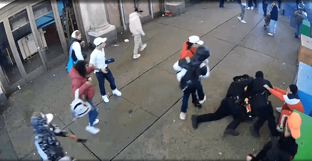 Qué le espera al niño migrante de 12 años arrestado en Nueva York como presunto líder del Tren de Aragua