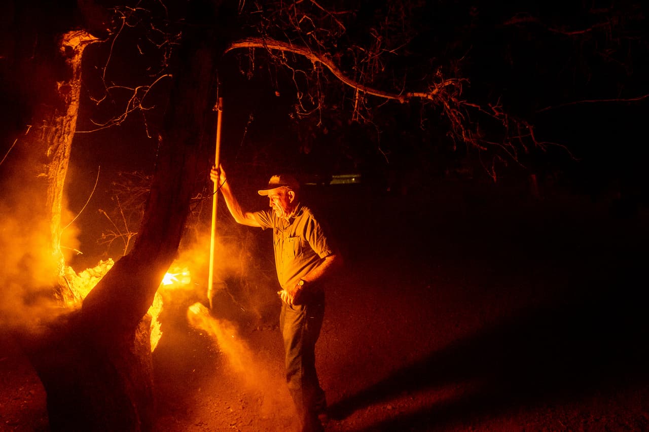 El incendio River en el condado de Monterey ha consumido 42,583 acres, frente a los 10,000 acres del miércoles, y está contenido en un 12 por ciento.