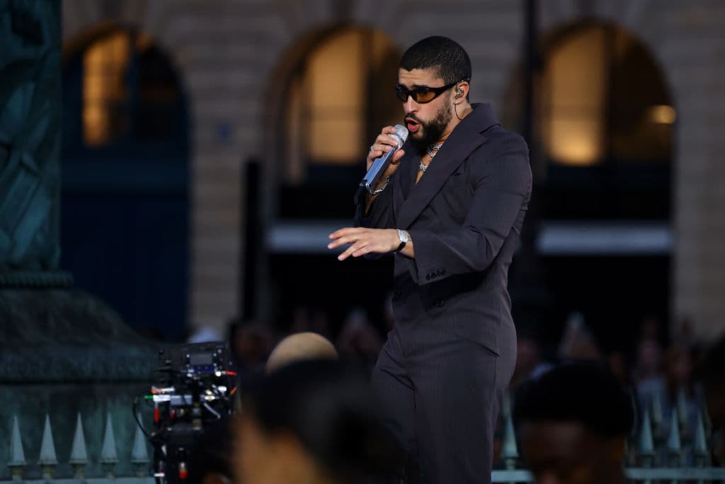 "Nosotros seremos la tormenta": Bad Bunny se presenta en cierre de campaña de Dalmau y esto fue lo que dijo