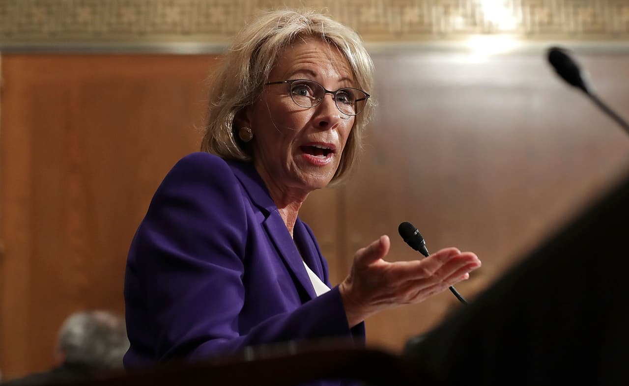 Lo que Betsy DeVos no dice sobre la libre elección de escuela: la relación entre charters y segregación