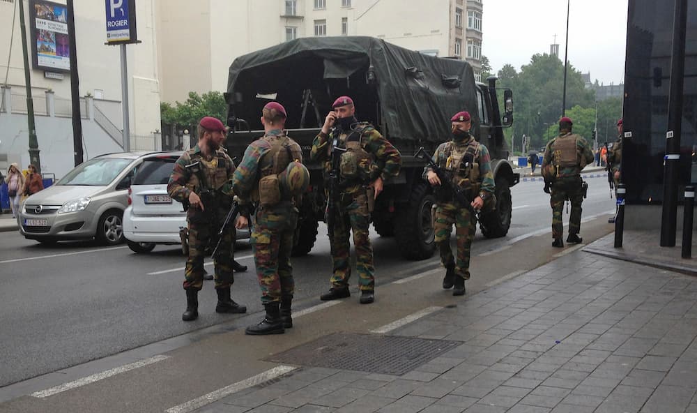 Detenido en Bruselas un hombre que amenazaba con inmolarse en un centro comercial