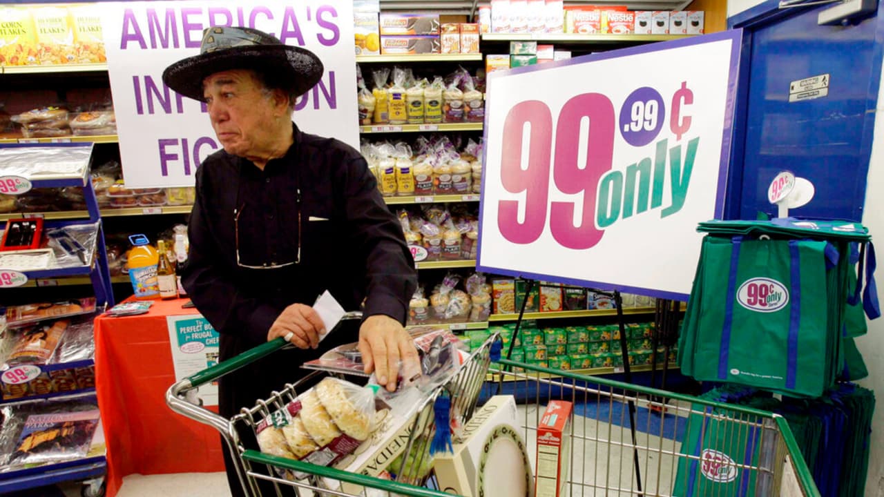 El viernes 5 de abril, la 
<b><a href="https://www.univision.com/local/los-angeles-kmex/99-cent-only-cierre-tiendas-impacto-clientes-venta-liquidacion-los-angeles" target="_blank">cadena de tiendas 99 Cents Only</a></b> comenzó el cierre de sus 371 tiendas, en 
<b>California</b>, 
<b>Nevada</b>, 
<b>Arizona</b> y 
<b>Texas</b>, dejando sin empleo a miles trabajadores. Inicialmente calculaban en 14,000 los afectados, aunque son un poco menos.
