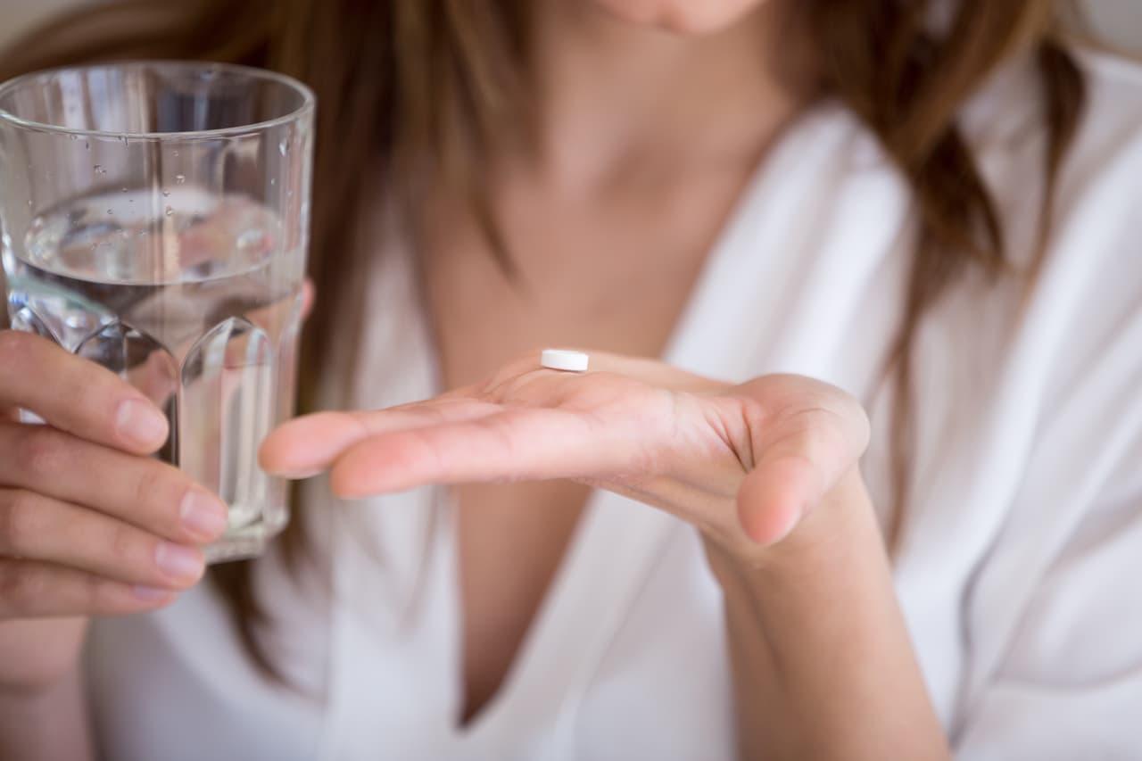No se recomienda que tomes estos medicamentos antes de la vacunación con el fin de tratar de prevenir efectos secundarios.