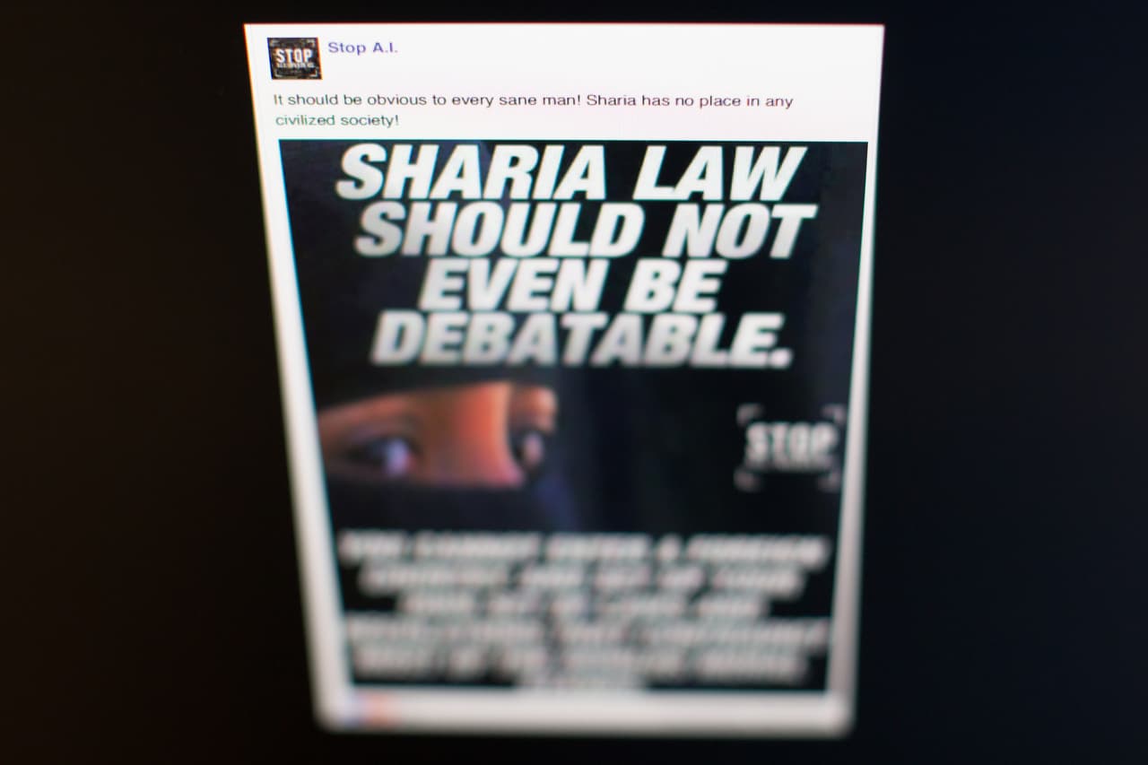 Una publicación pagada en Facebook por el grupo 
<i>Stop All Islam</i> (Paremos todo el Islam, en español), involucrada en la investigación.