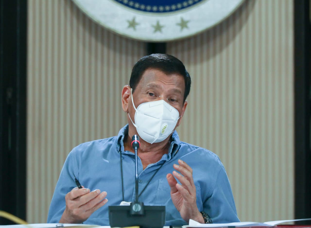 Rodrigo Duterte, presidente de Filipinas, durante un discurso televisado el 8 de abril, en Manila.
