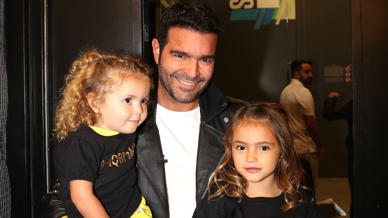 Sorprendimos a Pablo Montero en llamada con una de sus hijas, ¿qué tal es de papá?